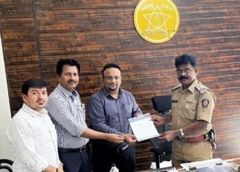 सावनेर येथे लायन्स क्लबच्या वतीने ध्वनीप्रदूषनावर नियंत्रण ठेवण्यासाठी पोलीस प्रशासनास निवेदन देण्यात आले.