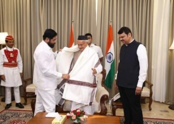 राज्यपाल भगतसिंह कोश्यारी यांचा निरोप समारंभ, मुख्यमंत्री शिंदे आणि उपमुख्यमंत्री फडणवीस उपस्थित.