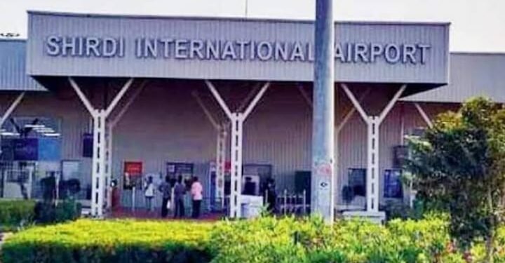 साईभक्तांसाठी व महाराष्ट्रासाठी आनंदवार्ता, समृद्धी महामार्ग, वंदे भारत एक्स्प्रेसनंतर आता  शिर्डी विमानतळाला ‘नाईट लँडिंग’ परवाना.