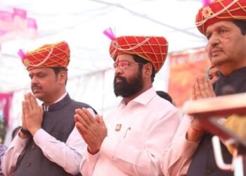 शिवनेरी किल्ल्यावर शासकीय इतमामात शिवजयंती उत्साहात साजरी, मुख्यमंत्री शिंदे व फडणवीस यांची उपस्थिती.