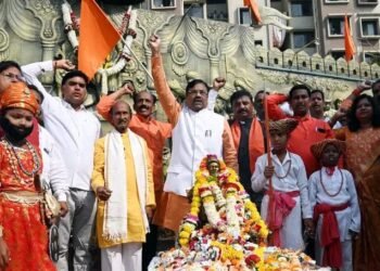 छत्रपती शिवाजी महाराजांच्या जयंतीचे औचित्य साधून चंद्रपूर नगरीतून महाराष्ट्राच्या राज्यगीताचा शुभारंभ.