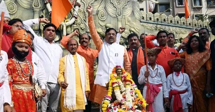 छत्रपती शिवाजी महाराजांच्या जयंतीचे औचित्य साधून चंद्रपूर नगरीतून महाराष्ट्राच्या राज्यगीताचा शुभारंभ.