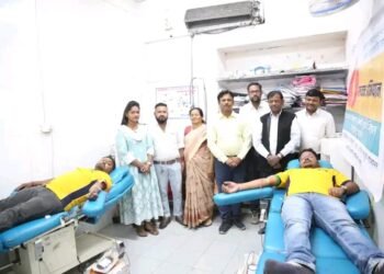 छत्रपती शिवाजी महाराज जयंतीनिमित्त शासकीय वैद्यकीय महाविद्यालय व रुग्णालयात रक्तदान व श्रमदान शिबीर