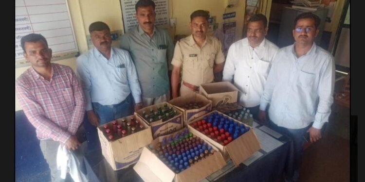 बीड: ड्राय -डे असताना मोठ्या प्रमाणात दारू विक्री करणाऱ्या दोन बार आणि गुटखा विक्री करणाऱ्यांवर कारवाई.