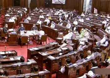 राज्यसभेच्या 12 खासदारांवर होणार लवकरच कारवाई? त्यात महाराष्ट्रातल्या दोघांवर टांगती तलवार.