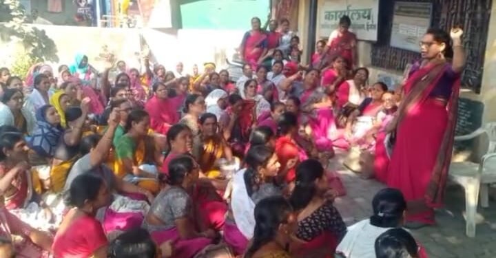 हिंगणा येथे अंगणवाडी कर्मचारी बेमुदत संपावर! हजारो लाभार्थी लाभापासून वंचित.