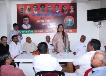 खा.प्रितमताई मुंडे यांच्या अभ्यासू आणि सातत्यपूर्ण पाठपुराव्याने रेल्वे कृती समिती आश्वस्त, रेल्वेसाठी अर्थ संकल्पात चारशे कोटींची तरतूद.