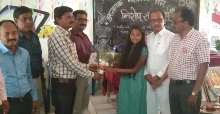 विरूर येथील गुरुनानक विद्यालयामध्ये वर्ग 10 वीच्या विद्यार्थ्यांचा निरोप समारंभ उत्साहात संपन्न.