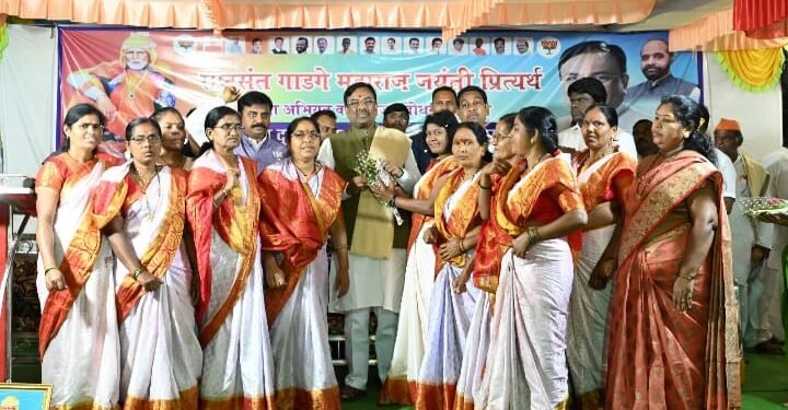 वैराग्यमूर्ती गाडगे महाराजांचे विचार घराघरांत पोहोचावे: सुधीर मुनगंटीवार