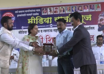 स्वराज्य सह्याद्रीचा ग्रुप रायगड तर्फे शहरातील शिक्षक श्याम गावंडे यांना छ. शिवाजी महाराज पुरस्काराने सन्मानित.