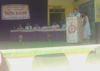 आदर्श हायस्कुल राजुरा येथे इयत्ता दहावीचा विद्यार्थ्यांचा निरोप समारंभ संपन्न.