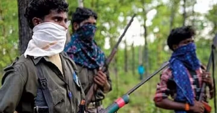 माओवाद्यांनी केलेल्या भाड हल्ल्यात सुरक्षा दलाचे तीन जवान शहीद.