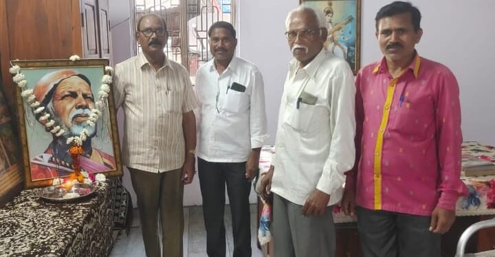 गाडगेबाबांची शिकवण स्वच्छता हाच परमेश्वर, हिंगणा येथे गाडगे बाबा जयंती निमित्त विठ्ठलराव कोहाड यांचे प्रतिपादन.