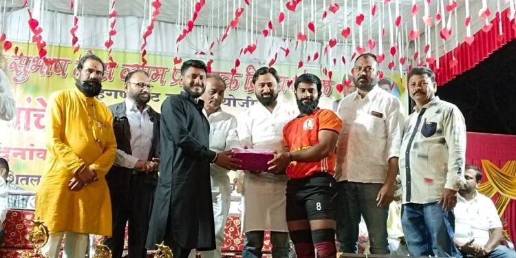 सुभाष बोस क्रीडा मंडळ हिंगणघाट द्वारा भव्य कब्बडी स्पर्धेचे बक्षित वितरण संपन्न.