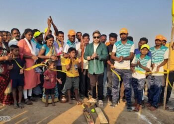 भामरागड तालुक्यातील येचली येथे माजी पालकमंत्री अम्ब्रिशराव आत्राम यांच्या शुभ हस्ते भव्य टेनिस बॉल क्रिकेट स्पर्धेचे उदघाटन.