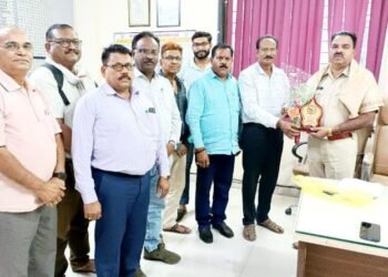 बल्लारपुर के पुलिस निरिक्षक उमेश पाटील को बीएसए क्लब ने किया सम्मानित.