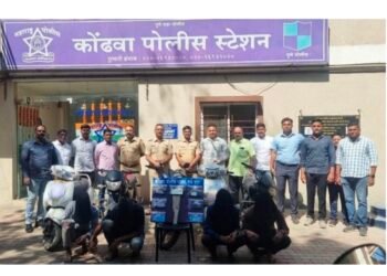 कोंढवा पोलिस स्टेशन तपास पथकाची उत्कृष्ठ कामगिरी “बोपदेव घाटामध्ये शस्त्राचा धाक दाखवून मोबाईल फोन लुटणाया गुन्हेगारांना केले जेरबंद करून एकूण ०८ गुन्हे केले उघड. “