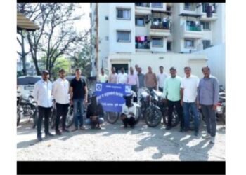 मोबाईल जबरी चोरी व वाहन चोरी करणा-या दोन अट्टल गुन्हेगारांना अटक करुन एकूण १२ गुन्हे उघडकीस आणलेबाबत.