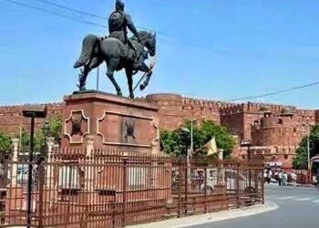 आग्रा किल्ल्याचा ‘दिवाण-ए-आम’ यंदा प्रथमच छत्रपती शिवाजी महाराजांच्या जयंती उत्सवाच्या जयघोषाने निनादणार.