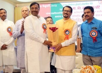 भव्य आरोग्य व रक्तदान शिबिर, विविध सामाजिक संस्थाचा सत्कार, लाडूतुला करून ऍड. संजय धोटे यांचा वाढदिवस विविध उपक्रमांनी साजरा.