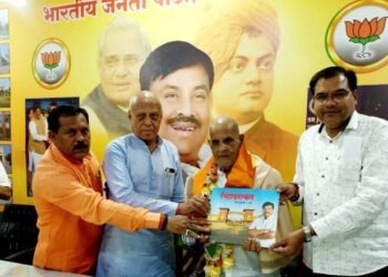 चंद्रपूर के ज्येष्ठ भाजपा नेता हरबंसलाल छाबड़ा को किया गया सम्मानित.