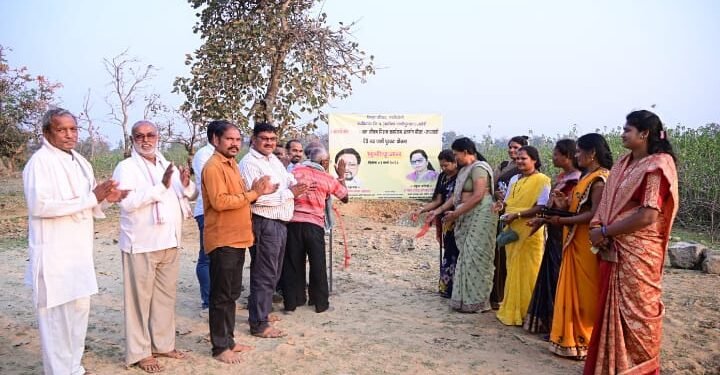 जल जीवन मिशन अंतर्गत जारावंडी येथे नळ पाणी पुरवठा योजना माजी जि प अध्यक्ष भाग्यश्रीताई आत्राम यांच्याहस्ते भूमिपूजन संपन्न.