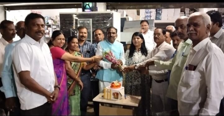 विविध सामाजिक राजकीय संघटनेने केला पत्रकार युवराज मेश्राम यांचा वाढदिवस उत्साहात साजरा.