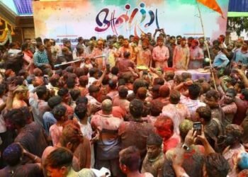 ठाणे शहरात मुख्यमंत्री एकनाथ शिंदे यांच्या उपस्थितीत रंगपंचमी सण उत्साहात साजरा.