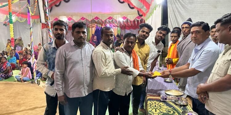 उदयनगर येथील अष्टमी प्रहार नामकीर्तन कार्यक्रमाला माजी आमदार दिपक दादा आत्राम यांची उपस्थिती.