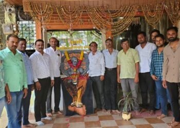 शिवसेना संपर्क कार्यालय सावनेर येथे शिवजयंती साजरी.