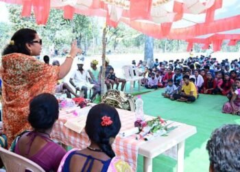 खेळातून सांघिक भावना निर्माण होते, चंद्रा येथे क्रिकेट स्पर्धेचे बक्षीस वितरण सोहळ्यात भाग्यश्रीताई आत्राम यांचे प्रतिपादन.