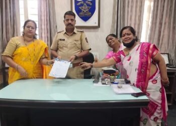 भीम आर्मी संविधान रक्षक दलाच्या महिला आघाडी कडून पुण्यातील अघोरी घटनेचा निषेध.