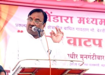 चंद्रपुरातील मिराज सिनेमा येथे पहिल्या पुणे आंतरराष्ट्रीय फिल्म फेस्टिवलचा शुभारंभ.