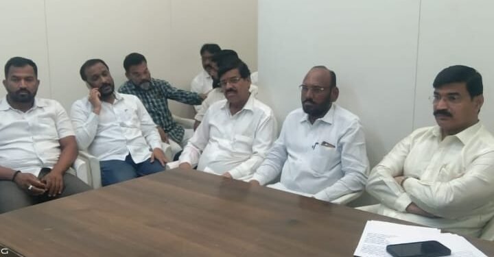 जत विधानसभा क्षेत्राचे आमदार विक्रमसिंह सावंत यांचे माजी आमदार विलास जगताप यांच्या खळबळजनक आरोप.