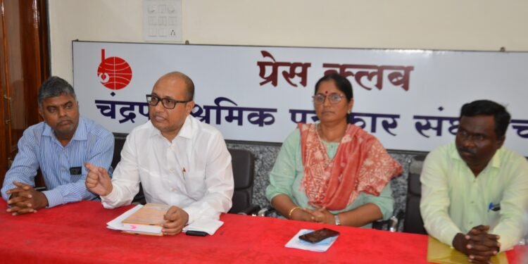 संपदा अर्बन निधी लिमीटेड ही अनाधिकृत किंवा फर्जी नसून, केंद्र शासनाच्या कंपनी कायदयाअंतर्गत नोंदणी झालेली कंपनी आहे.