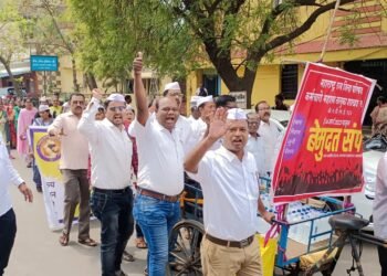 “एकच मिशन जुनी पेन्शन” च्या घोषणा बाजीने दुमदुमले राजुरा शहर, सर्वच विभागातील कर्मचारी रॅलीत सहभागी.