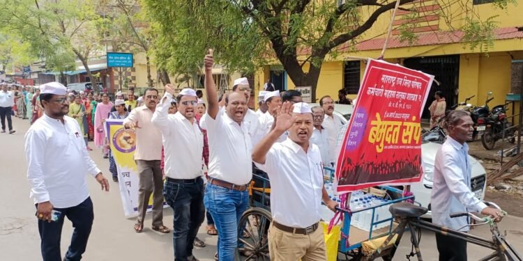 “एकच मिशन जुनी पेन्शन” च्या घोषणा बाजीने दुमदुमले राजुरा शहर, सर्वच विभागातील कर्मचारी रॅलीत सहभागी.