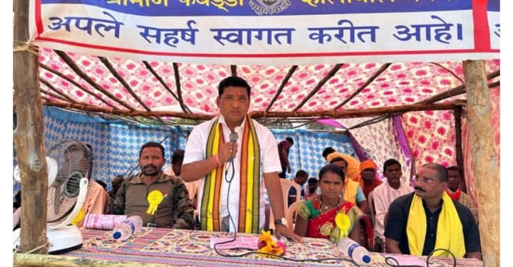 एटापल्ली तालुक्यातील नागुलवाडी येथील भव्य ग्रामीण कबड्डी व व्हॉलीबॉल सामन्याचे माजी आमदार दिपक दादा आत्राम यांच्या हस्ते उदघाटन.