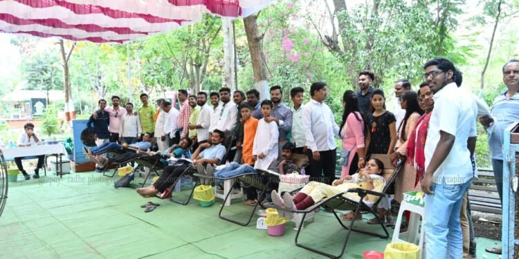 छत्रपती संभाजी महाराज बलिदान दिनानिमित्त रक्तदान शिबिर, शिवप्रतिष्ठान हिंदुस्थान हिंगणघाट शाखेच्या वतीने रक्तदान यज्ञाचे आयोजन.