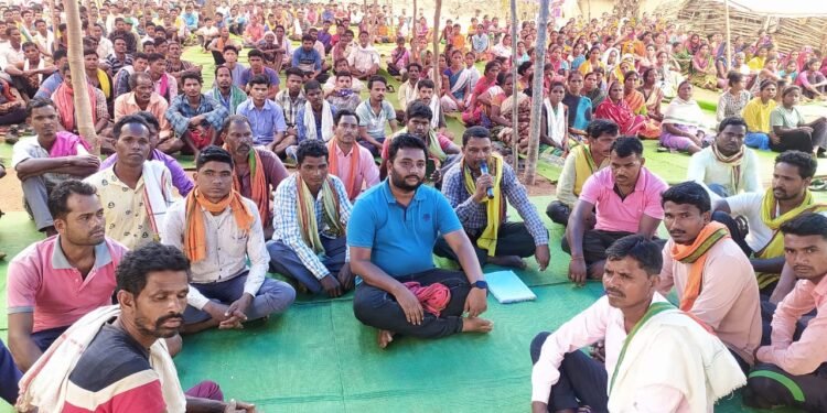 एटापल्ली तालुक्यातील तोडगट्टा येथे खदान बंद करण्यासाठी मागील 12 दिवसापासून आंदोलन.