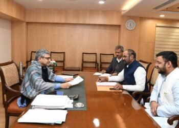 भांदक येथे दक्षिण एक्सप्रेस तर चंद्रपूर येथे चंदीगड-मदुराई रेल्वे थांबा अहीर यांच्या सतत प्रयत्नांचेच फलित.