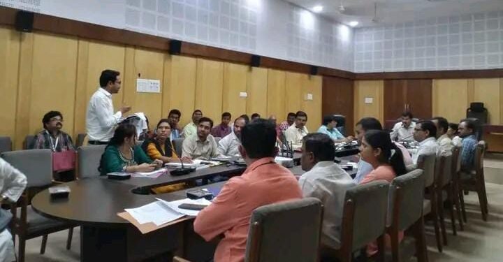 भंडारा जिल्हात तंबाखूजन्य पदार्थ खाणे पडले महागात साडेसहाशे जणांना वर कारवाई, एक लाख रकमेची वसुली.