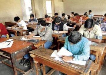 वर्धा जिल्ह्यात 12 वीच्या परीक्षे दरम्यान कॉपी करणारे अकरा कॉपीबहाद्दर विद्यार्थी निलंबित, हिंगणघाट येथील 4 विद्यार्थ्यांचा समावेश.