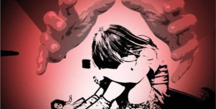 12 वर्षीय अल्पवयीन विद्यार्थीनिवर  मुख्याध्यापकानी केला विनयभंगाचा प्रयत्न, हिंगणघाट पोलिसांनी शिक्षकास ठोकल्या बेड्या.