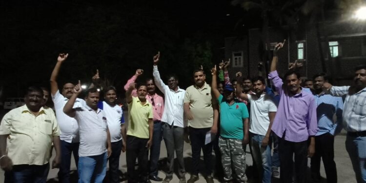 सोशल मीडियावर डॉ. बाबासाहेब आंबेडकर यांच्याबद्दल आक्षेपार्ह लिखाण करणाऱ्या अभि गडदे या व्यक्तीवर अट्रोसिटी ऍक्ट अतर्गत गुन्हा दाखल करून अटक करा.