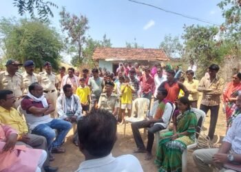 बोरमाळा येथे खा. अशोक नेते यांनी घेतली आळावा बैठक, जाणून घेतल्या नागरिकांच्या समस्या.