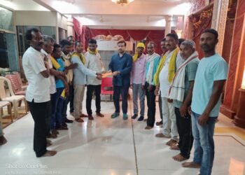 माजी पालकमंत्री अम्ब्रिशराव आत्राम यांच्या आर्थिक सहकार्यामुळे राजाराम परिसरातील शेतकर्‍यांचा धान खरेदी/विक्री केंद्राचा जागेचा प्रश्न मार्गी.