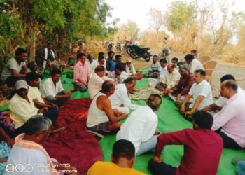 चंद्रपूर जिल्हातील परसोडा येथील प्रकल्पग्रस्त शेतकऱ्यांचे आपल्या विविध मागण्यासाठी उपोषण सुरू.