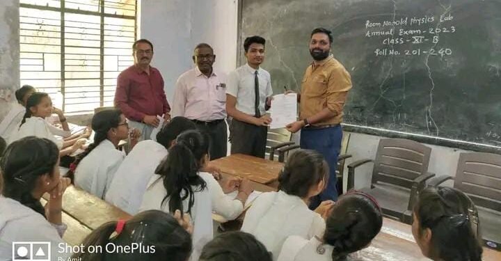 भंडारा येथे जात वैधता प्रमाणपत्रा बाबत मार्गदर्शन व प्रमाणपत्र वाटप शिबीर संपन्न.