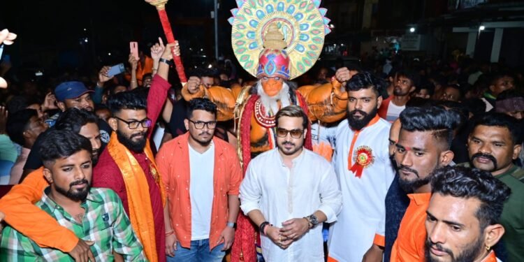 आलापल्ली येथे श्री हनुमान जन्मोत्सव राजे अम्ब्रीशराव आत्राम यांच्या उपस्थितीत जल्लोषात साजरा.